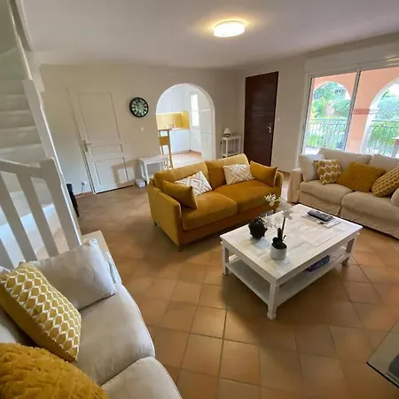 Holiday home Maison 2 Chambres Vue Sur Le Golf - Piscine *
