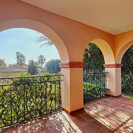 Maison 2 Chambres Vue Sur Le Golf - Piscine Holiday home Sainte-Maxime